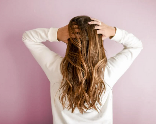 Les 5 Causes de la Chute des Cheveux